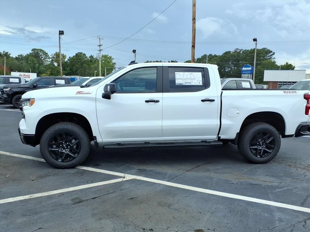 2026 Chevrolet Silverado 1500 LT TRAIL BOSS Crew Cab Pickup Slide 5