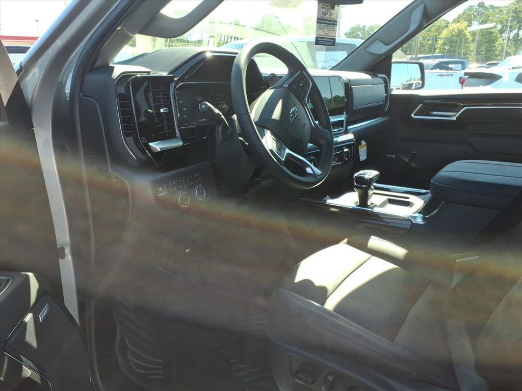 2026 Chevrolet Silverado 1500 LT TRAIL BOSS Crew Cab Pickup Slide 10