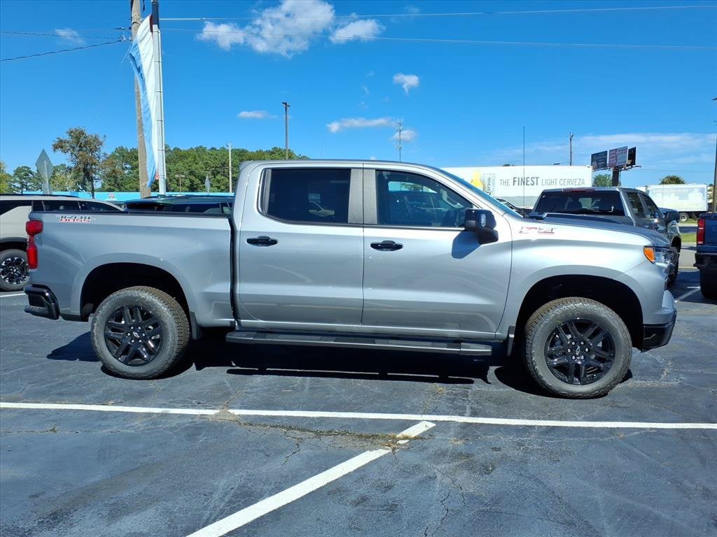 2026 Chevrolet Silverado 1500 LT TRAIL BOSS Crew Cab Pickup Slide 1