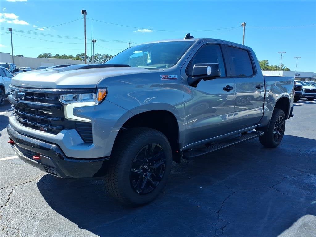 2026 Chevrolet Silverado 1500 LT TRAIL BOSS Crew Cab Pickup Slide 7