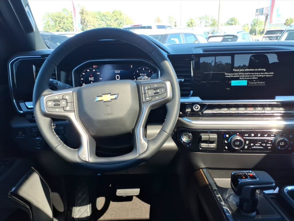 2026 Chevrolet Silverado 1500 HIGH COUNTRY Crew Cab Pickup Slide 12