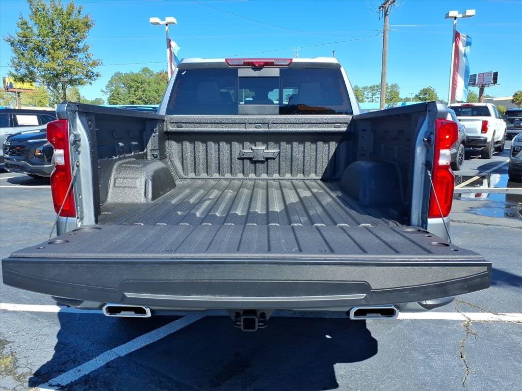 2026 Chevrolet Silverado 1500 HIGH COUNTRY Crew Cab Pickup Slide 14