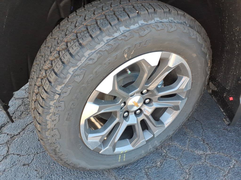 2026 Chevrolet Silverado 1500 HIGH COUNTRY Crew Cab Pickup Slide 15