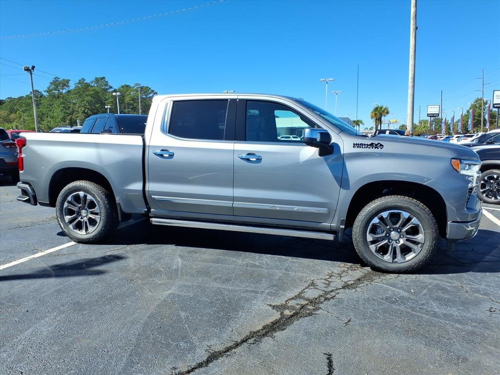 2026 Chevrolet Silverado 1500 HIGH COUNTRY Crew Cab Pickup Slide 1