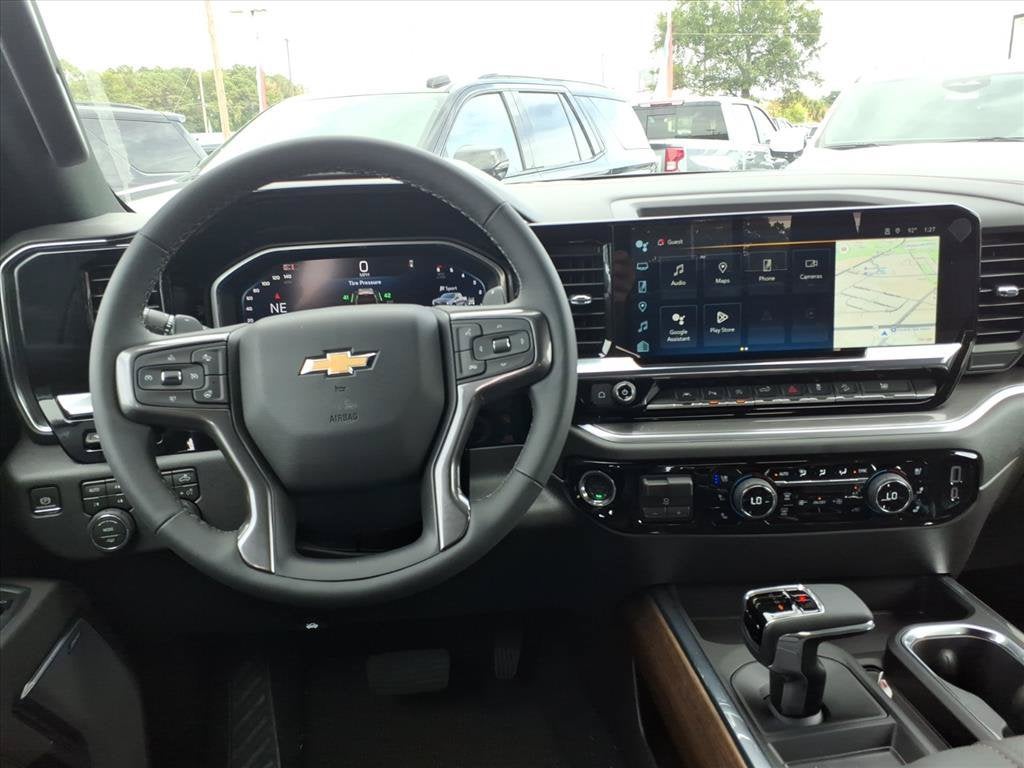2026 Chevrolet Silverado 1500 HIGH COUNTRY Crew Cab Pickup Slide 12