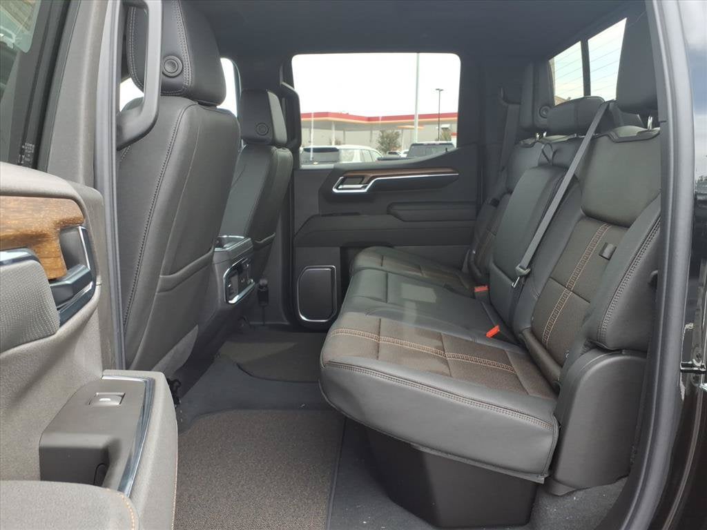2026 Chevrolet Silverado 1500 HIGH COUNTRY Crew Cab Pickup Slide 13