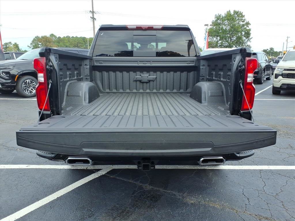 2026 Chevrolet Silverado 1500 HIGH COUNTRY Crew Cab Pickup Slide 14