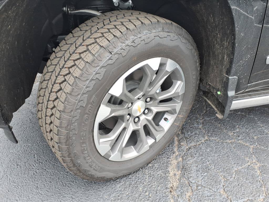 2026 Chevrolet Silverado 1500 HIGH COUNTRY Crew Cab Pickup Slide 15