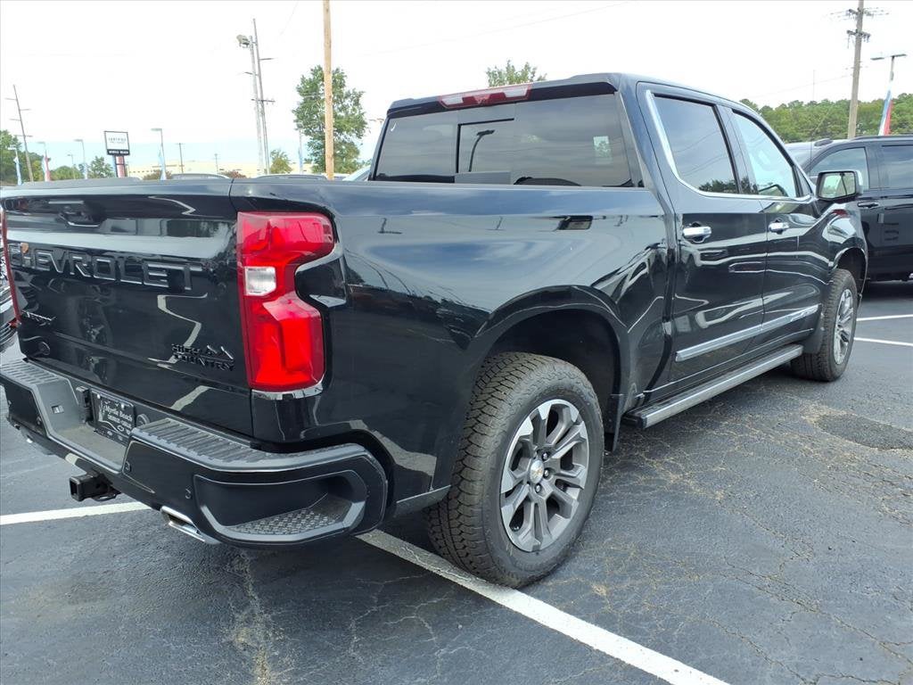 2026 Chevrolet Silverado 1500 HIGH COUNTRY Crew Cab Pickup Slide 2