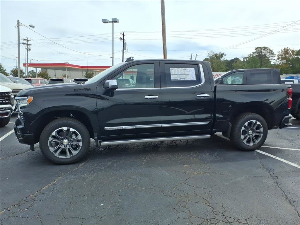 2026 Chevrolet Silverado 1500 HIGH COUNTRY Crew Cab Pickup Slide 5