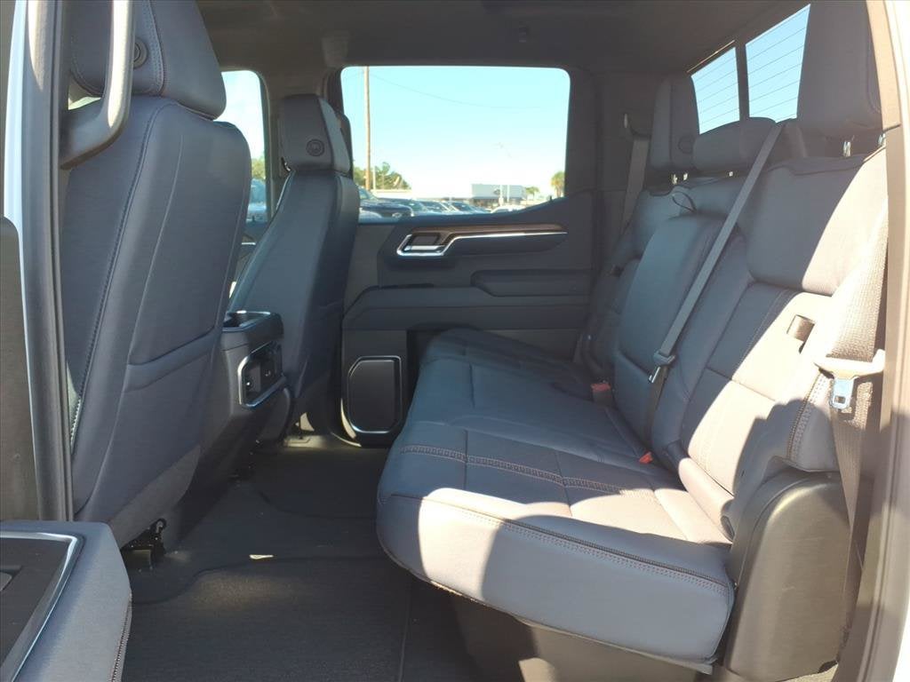 2026 Chevrolet Silverado 1500 HIGH COUNTRY Crew Cab Pickup Slide 13