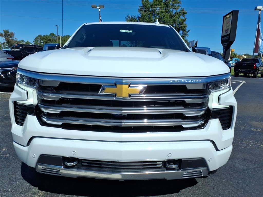2026 Chevrolet Silverado 1500 HIGH COUNTRY Crew Cab Pickup Slide 8