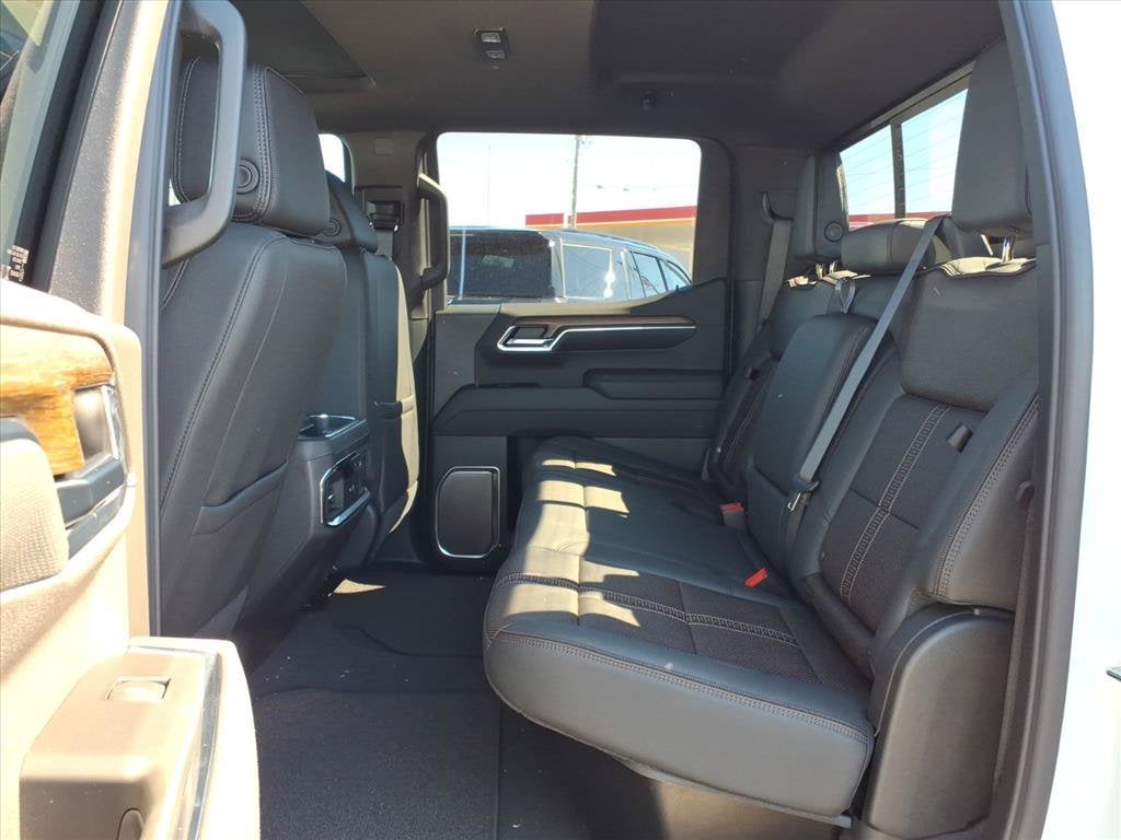 2026 Chevrolet Silverado 1500 HIGH COUNTRY Crew Cab Pickup Slide 13