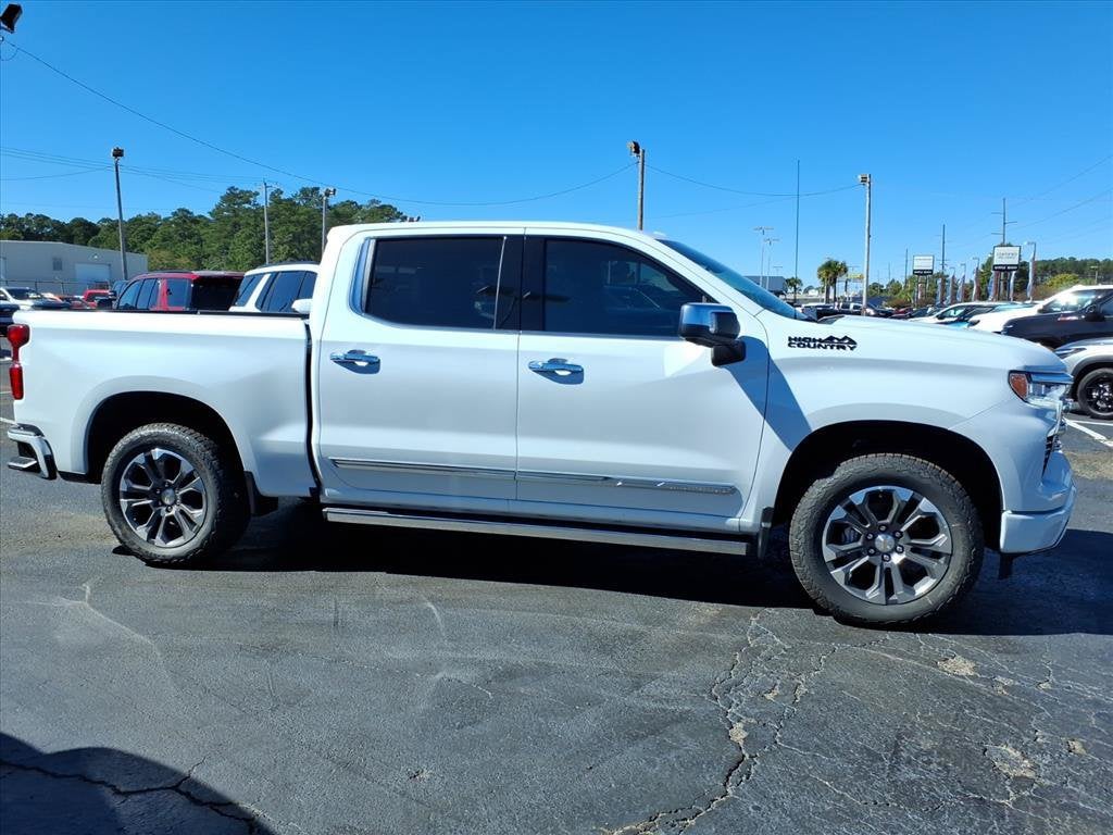 2026 Chevrolet Silverado 1500 HIGH COUNTRY Crew Cab Pickup Slide 1