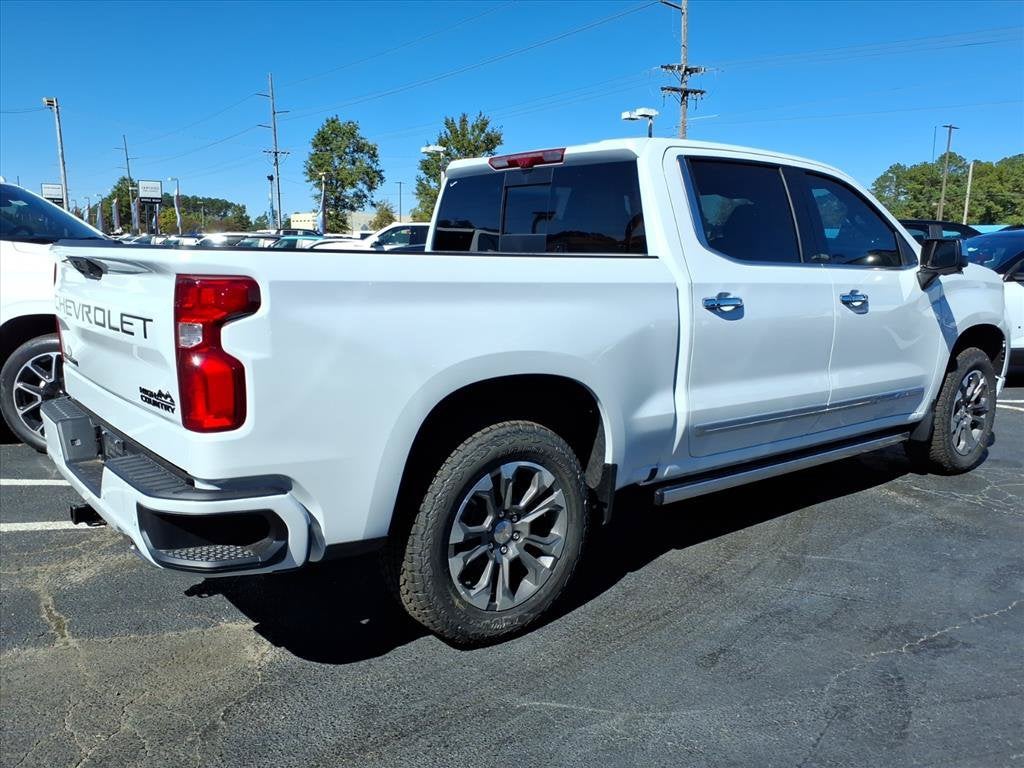 2026 Chevrolet Silverado 1500 HIGH COUNTRY Crew Cab Pickup Slide 2