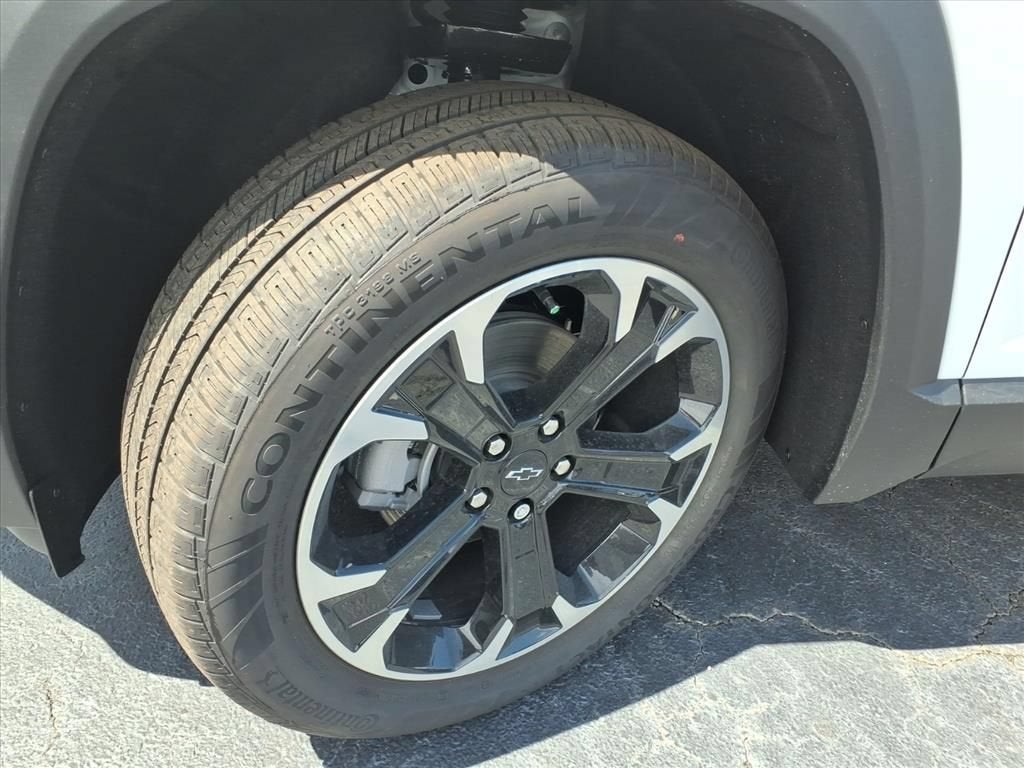 2027 Chevrolet Equinox LT SUV Slide 15