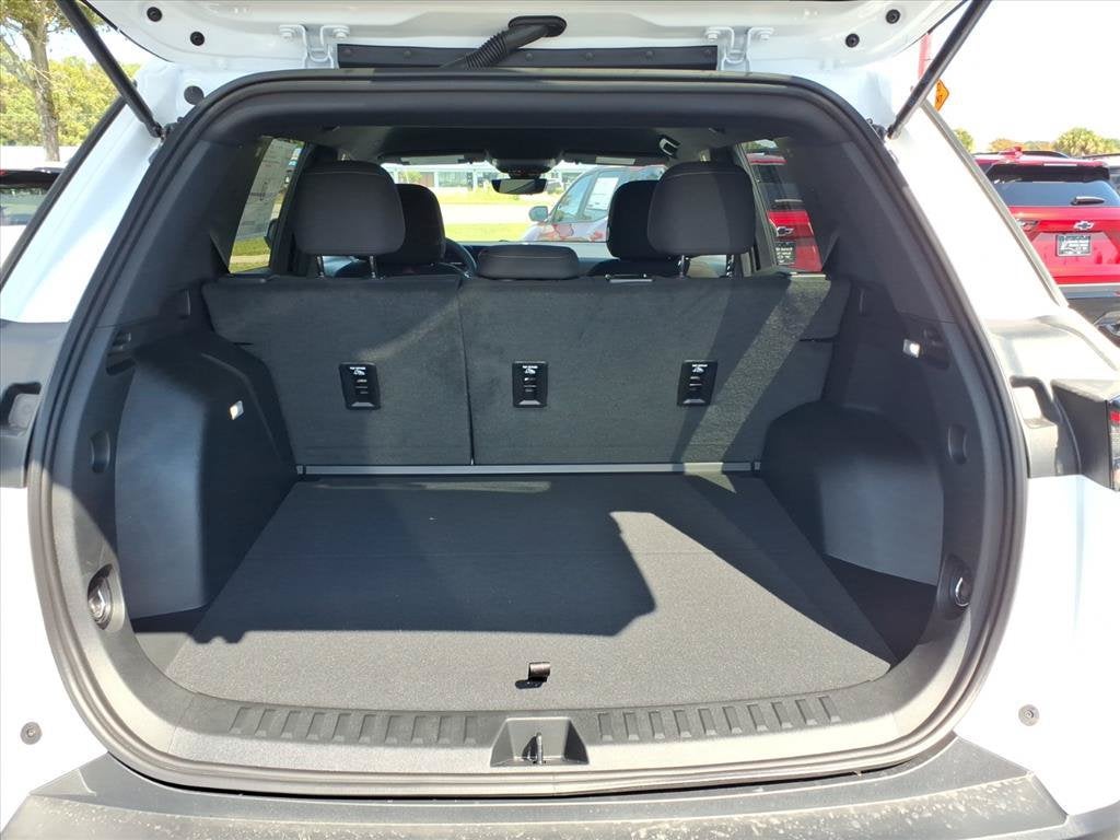 2027 Chevrolet Equinox LT SUV Slide 14