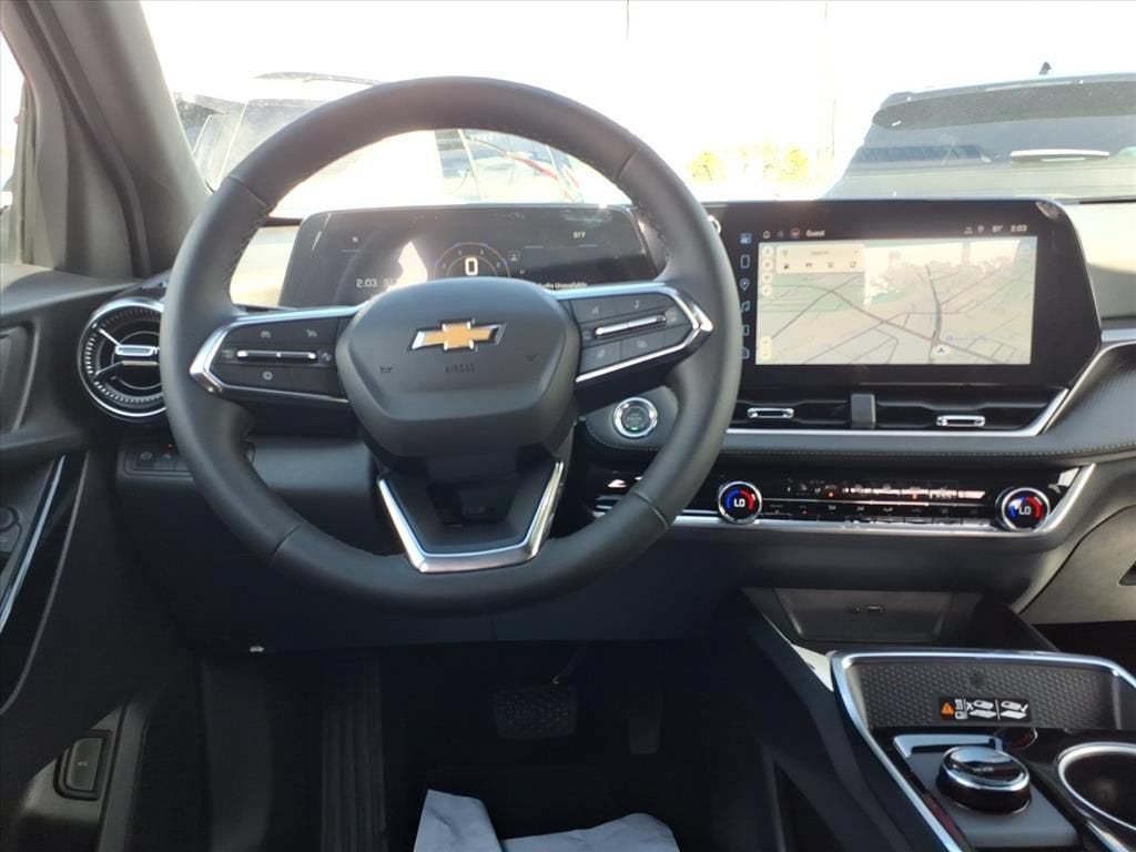 2027 Chevrolet Equinox LT SUV Slide 12