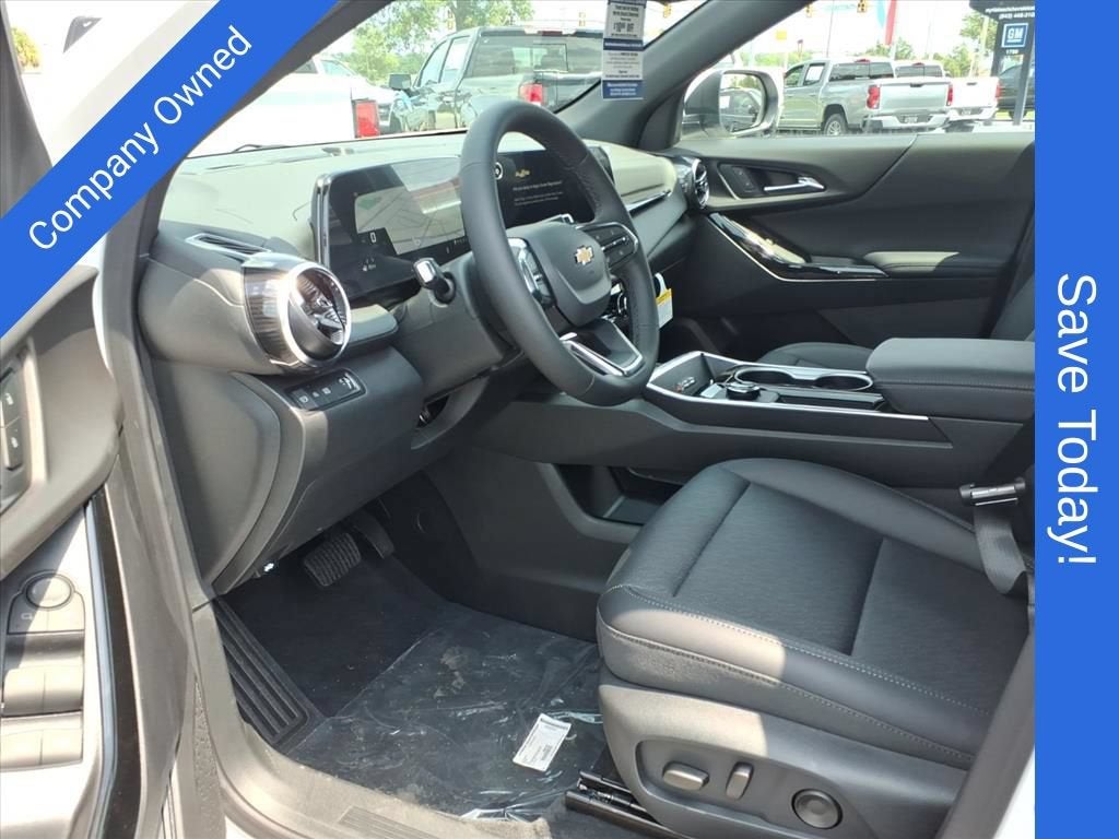 2027 Chevrolet Equinox LT - Photo 10