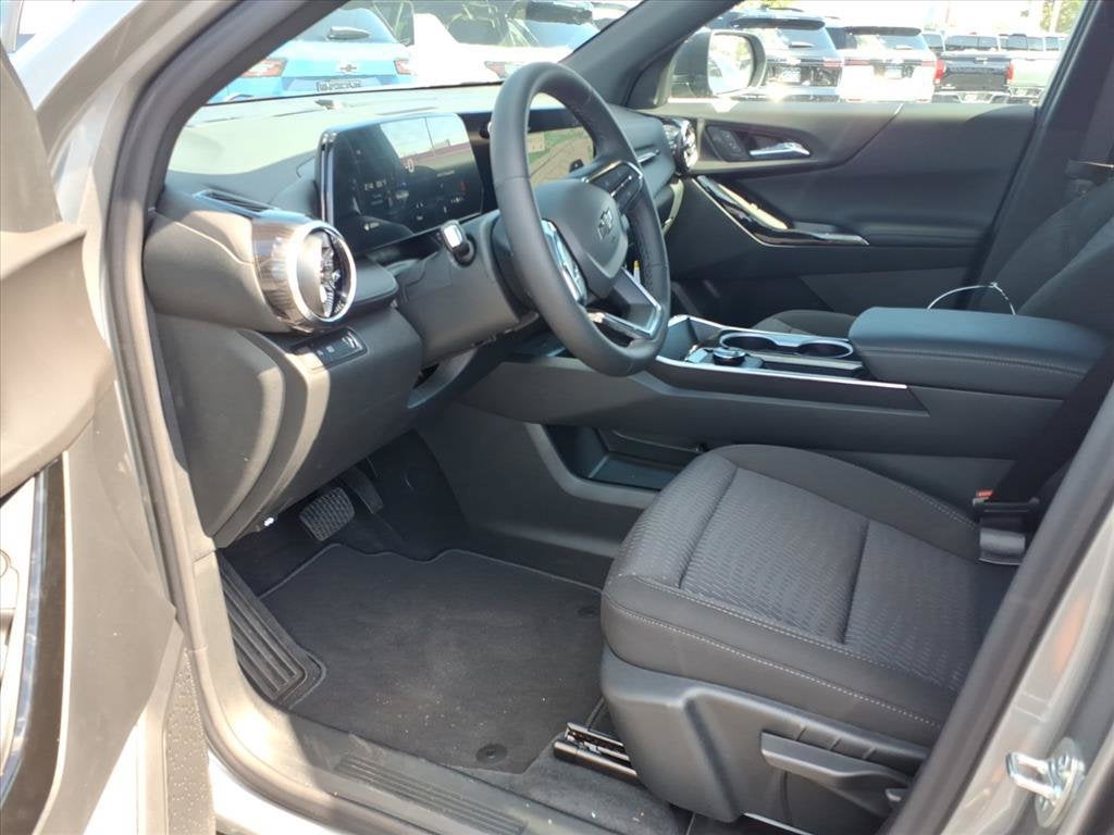 2027 Chevrolet Equinox LT - Photo 10