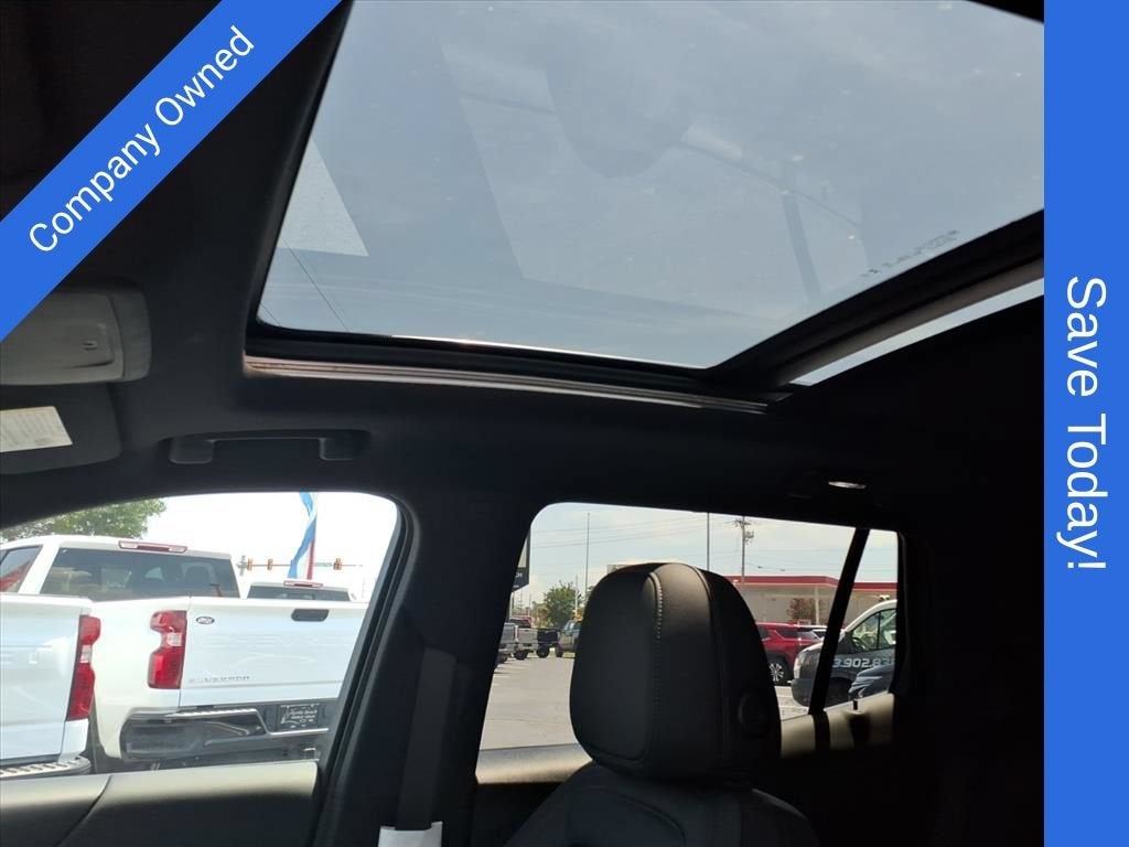 2027 Chevrolet Equinox LT SUV Slide 10