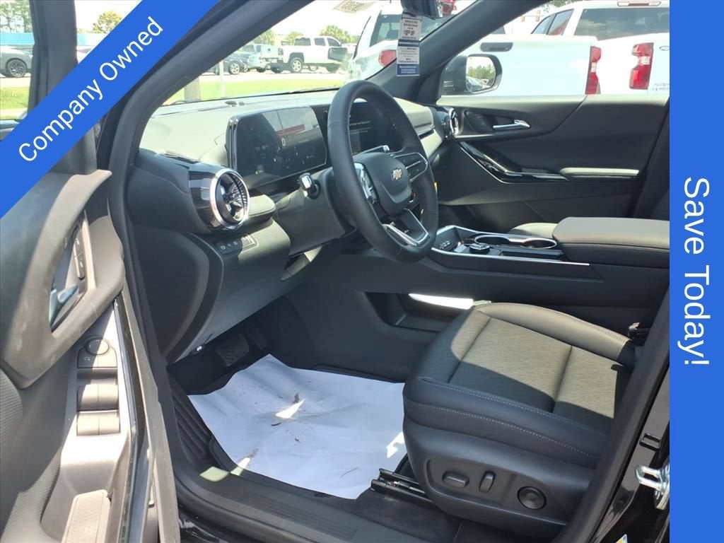 2027 Chevrolet Equinox LT SUV Slide 8