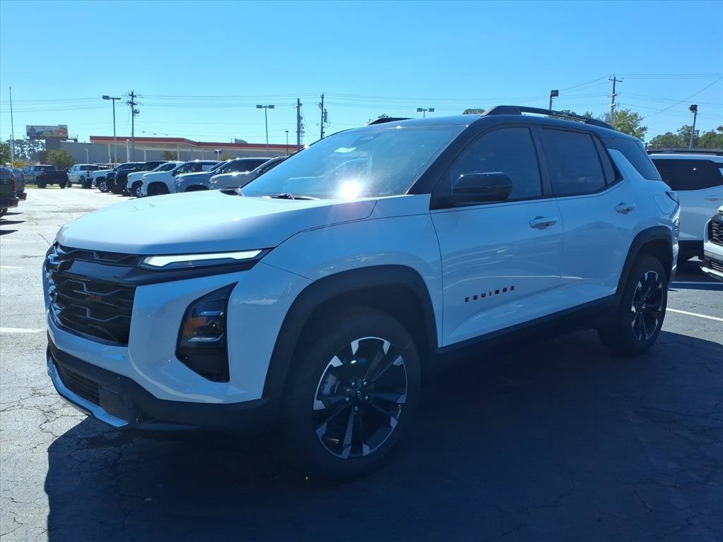 2027 Chevrolet Equinox RS SUV Slide 7