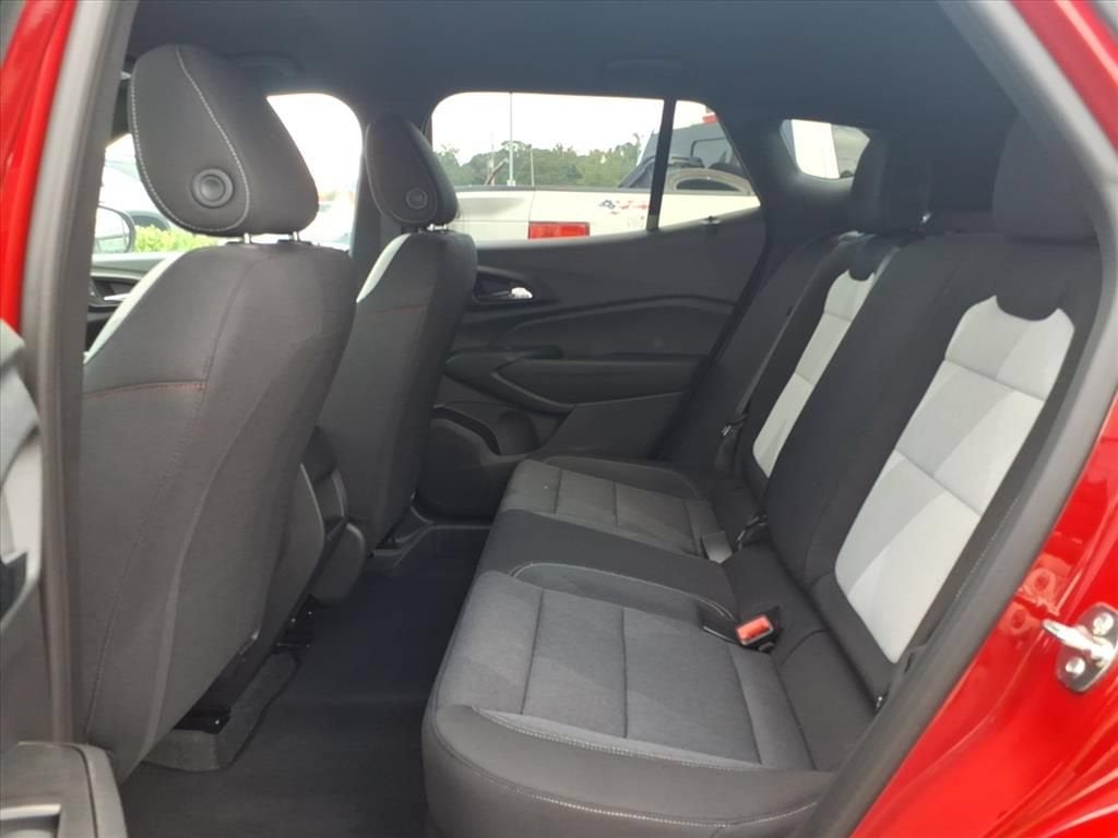 2026 Chevrolet Trax 1RS SUV Slide 13