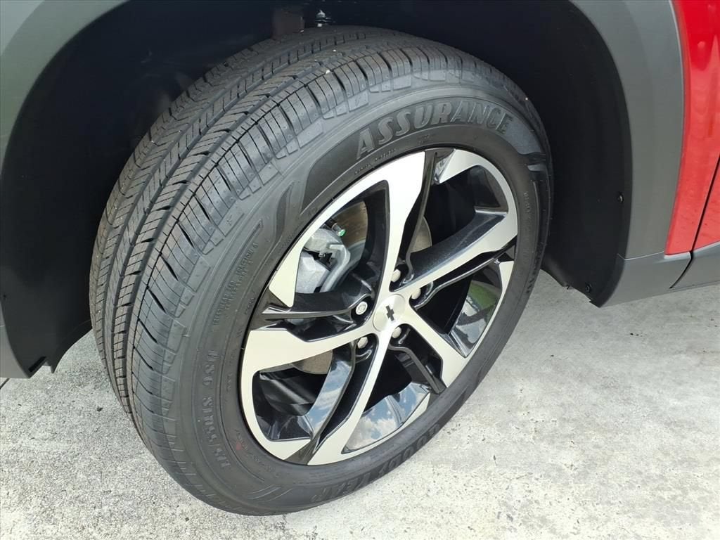 2026 Chevrolet Trax 1RS SUV Slide 15