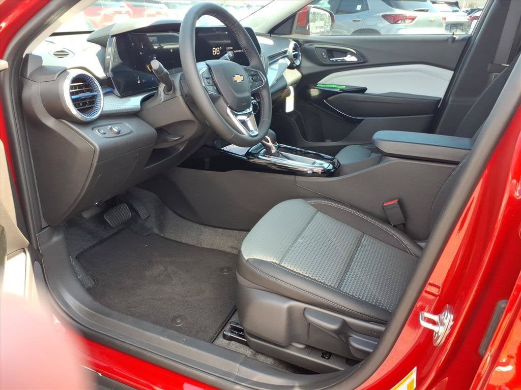 2026 Chevrolet Trax LT SUV Slide 10
