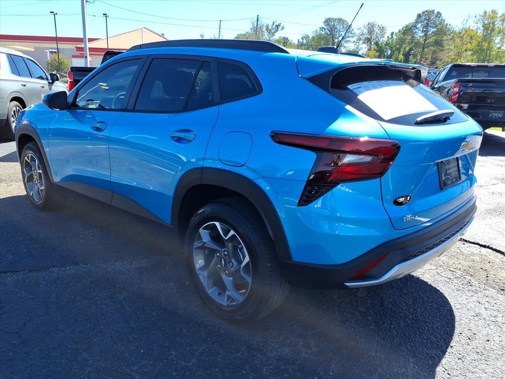 2026 Chevrolet Trax LT SUV Slide 4