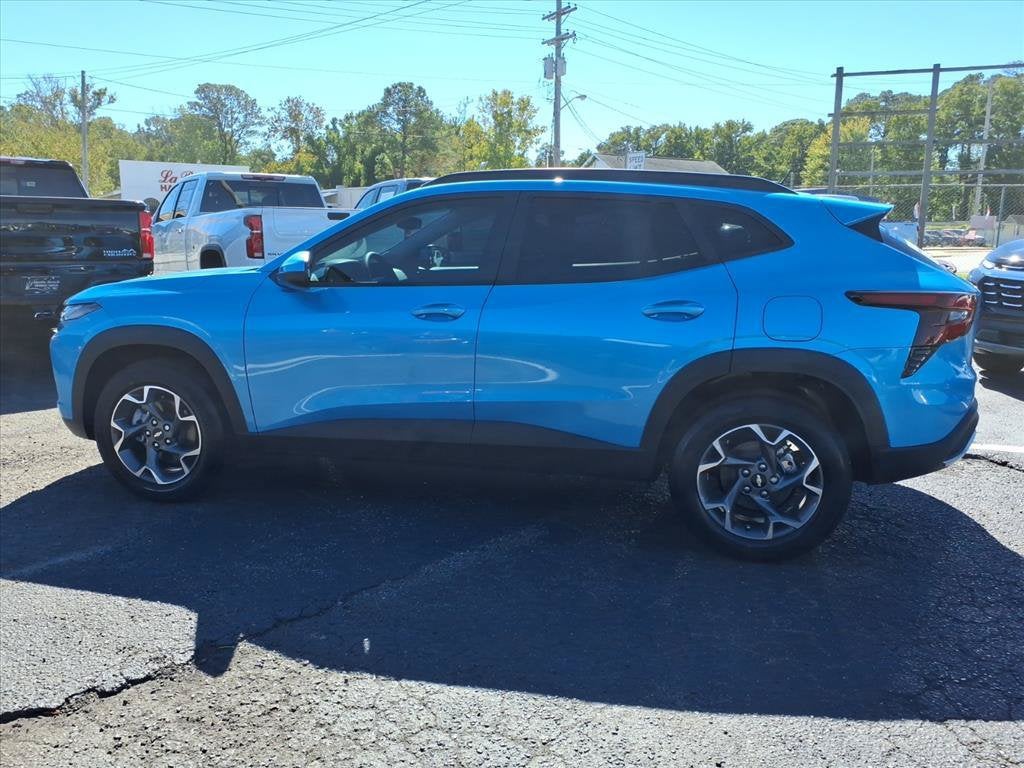 2026 Chevrolet Trax LT SUV Slide 5