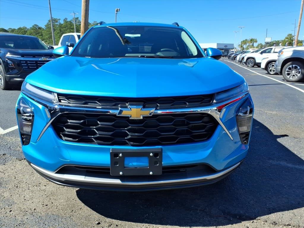 2026 Chevrolet Trax LT SUV Slide 8