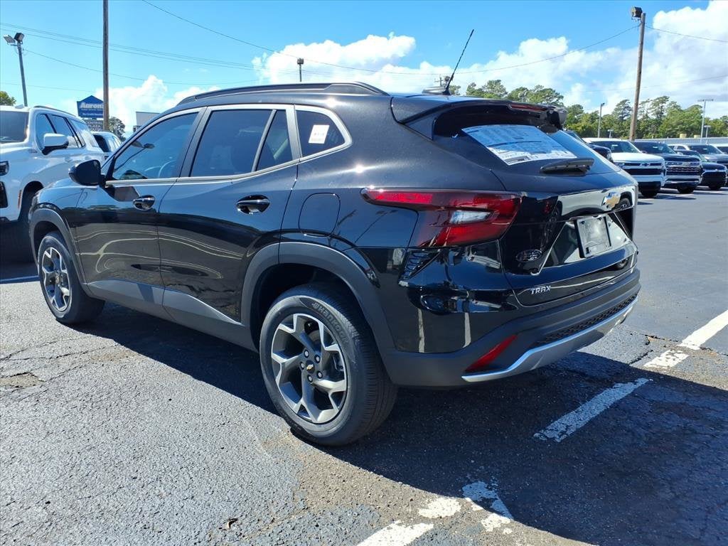 2026 Chevrolet Trax LT SUV Slide 4