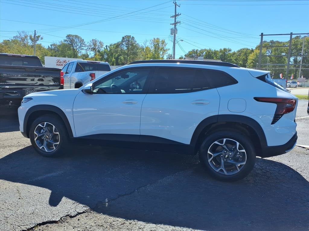 2026 Chevrolet Trax LT SUV Slide 5