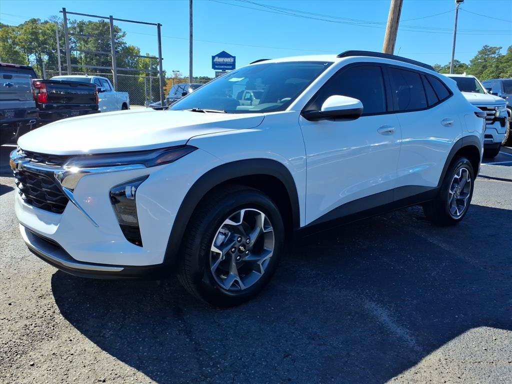 2026 Chevrolet Trax LT SUV Slide 7