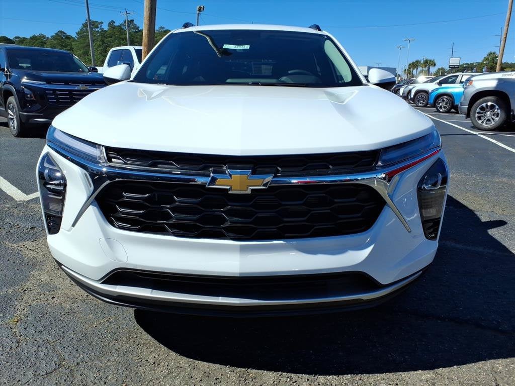 2026 Chevrolet Trax LT SUV Slide 8