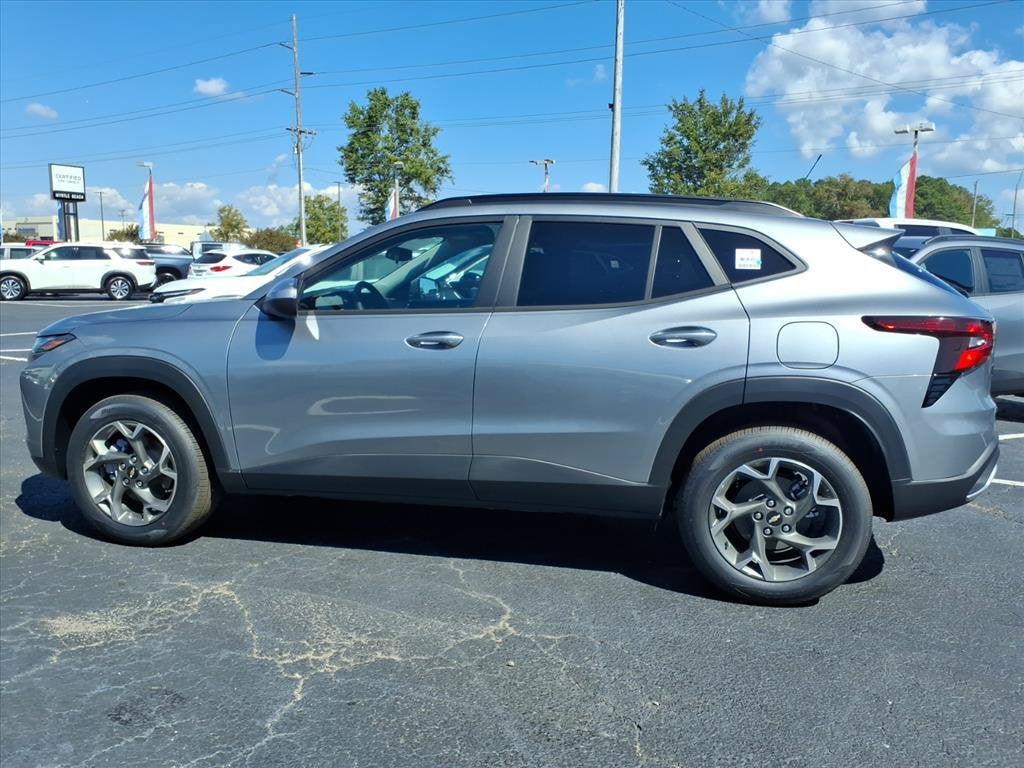 2026 Chevrolet Trax LT SUV Slide 5