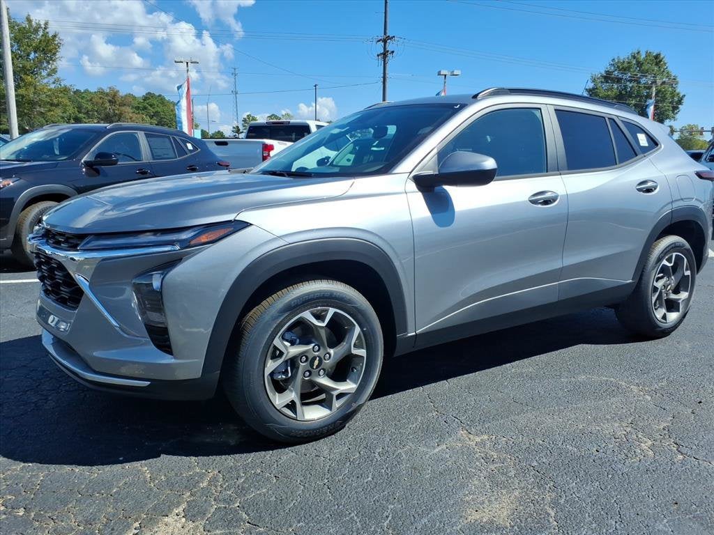 2026 Chevrolet Trax LT SUV Slide 7