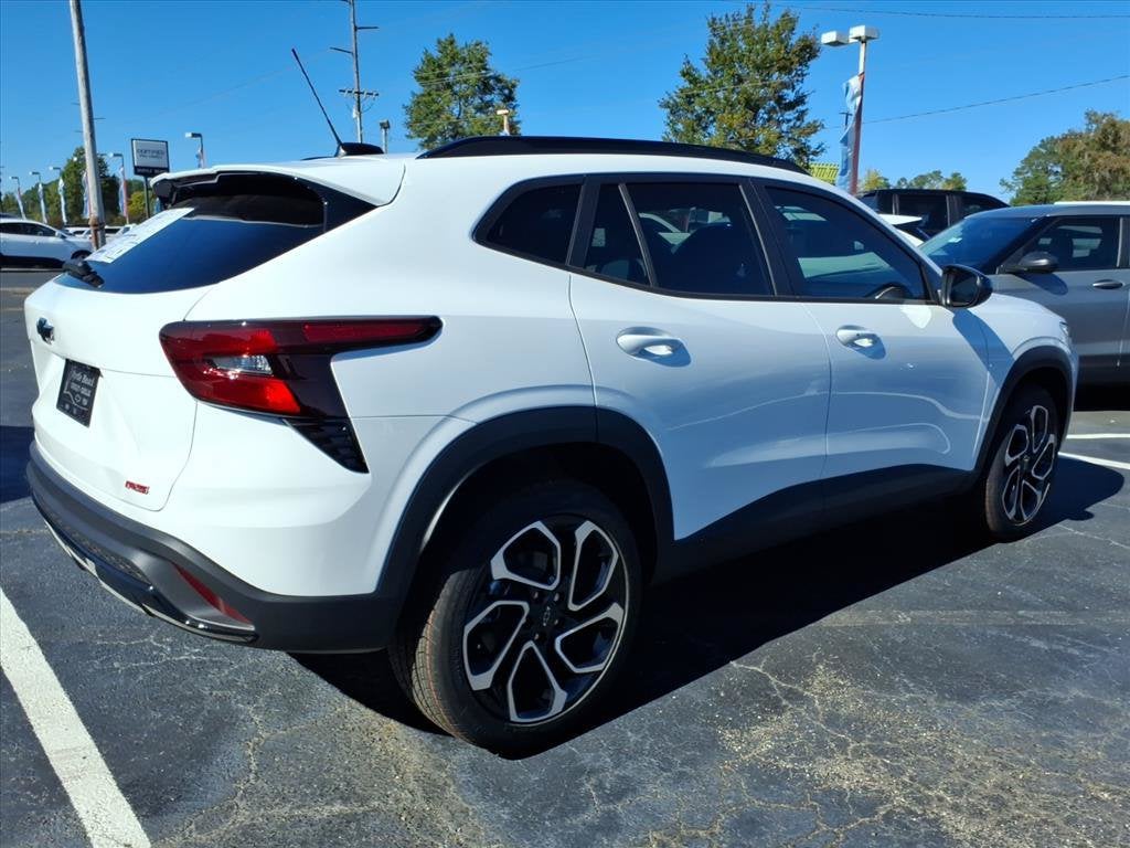 2026 Chevrolet Trax 2RS SUV Slide 2
