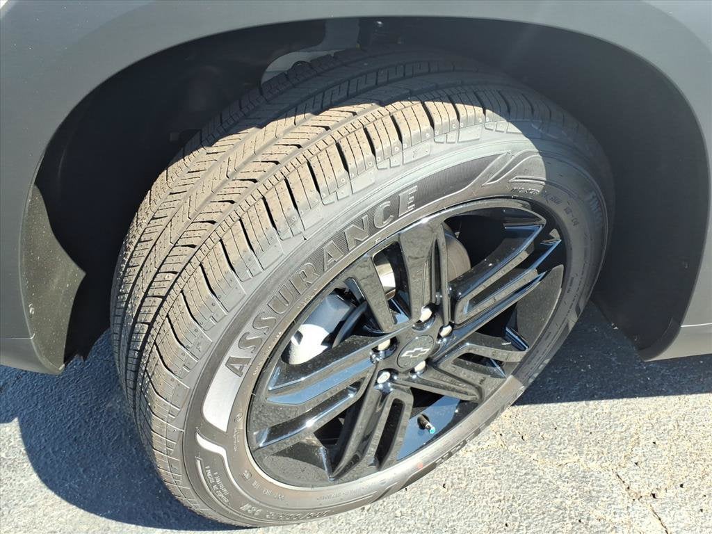 2026 Chevrolet Trax ACTIV SUV Slide 15