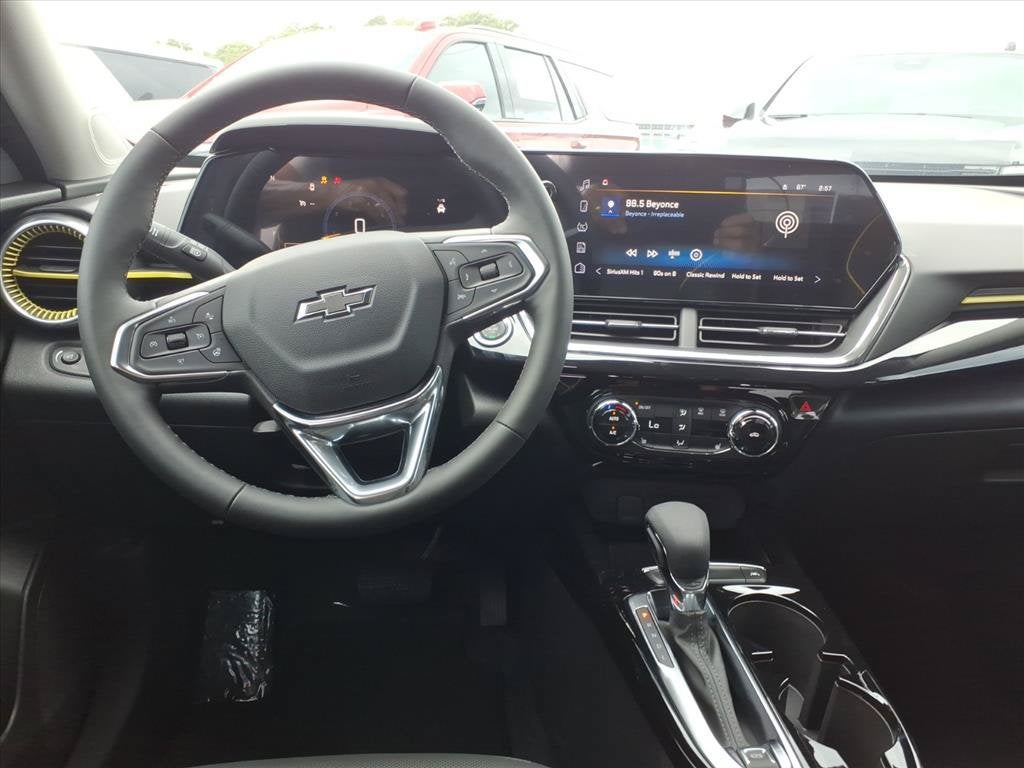 2026 Chevrolet Trax ACTIV SUV Slide 12