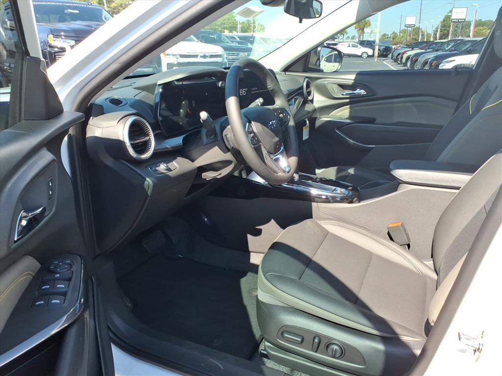 2026 Chevrolet Trax ACTIV SUV Slide 10