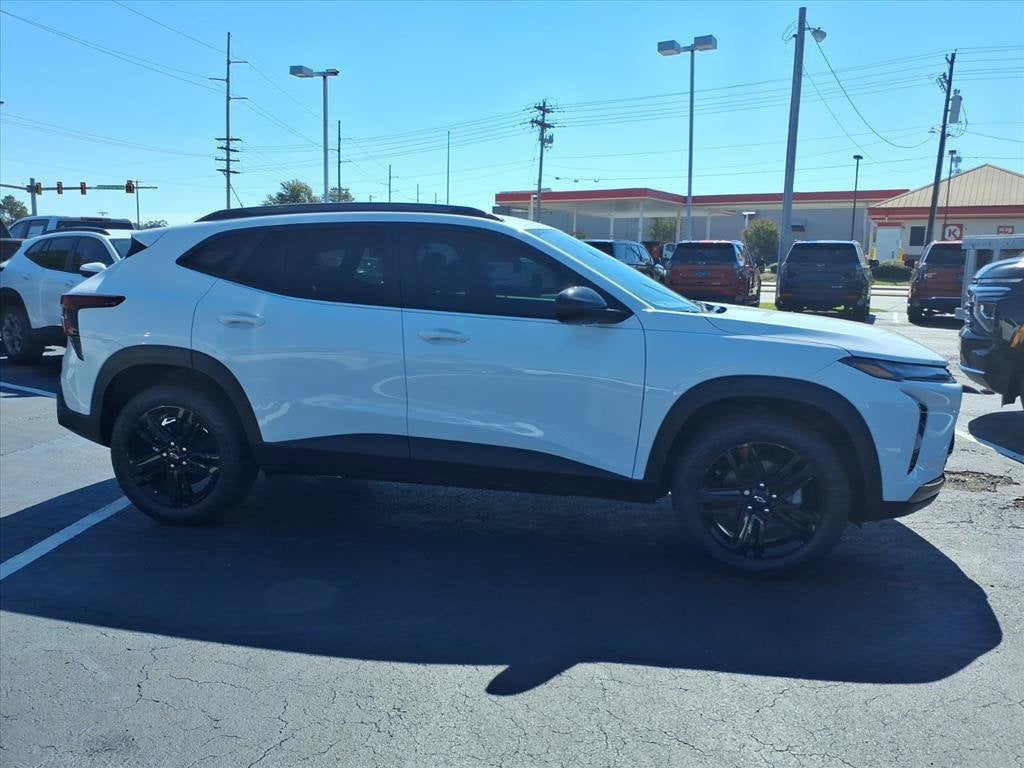2026 Chevrolet Trax ACTIV SUV Slide 1