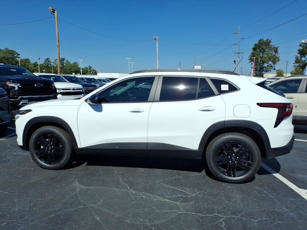 2026 Chevrolet Trax ACTIV SUV Slide 5