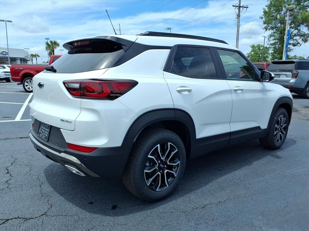 2026 Chevrolet Trailblazer ACTIV SUV Slide 2