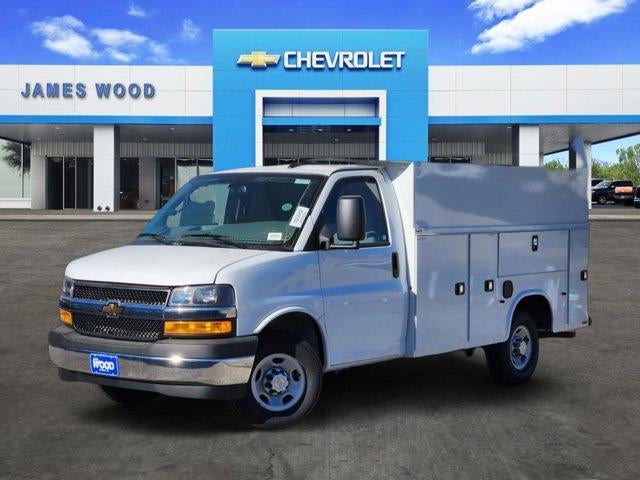 2025 Chevrolet Express Chassis 3500 Cutaway 139