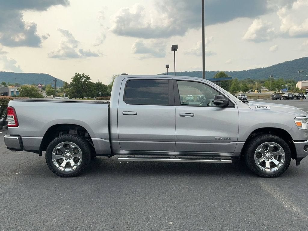 View vehicle photo 4