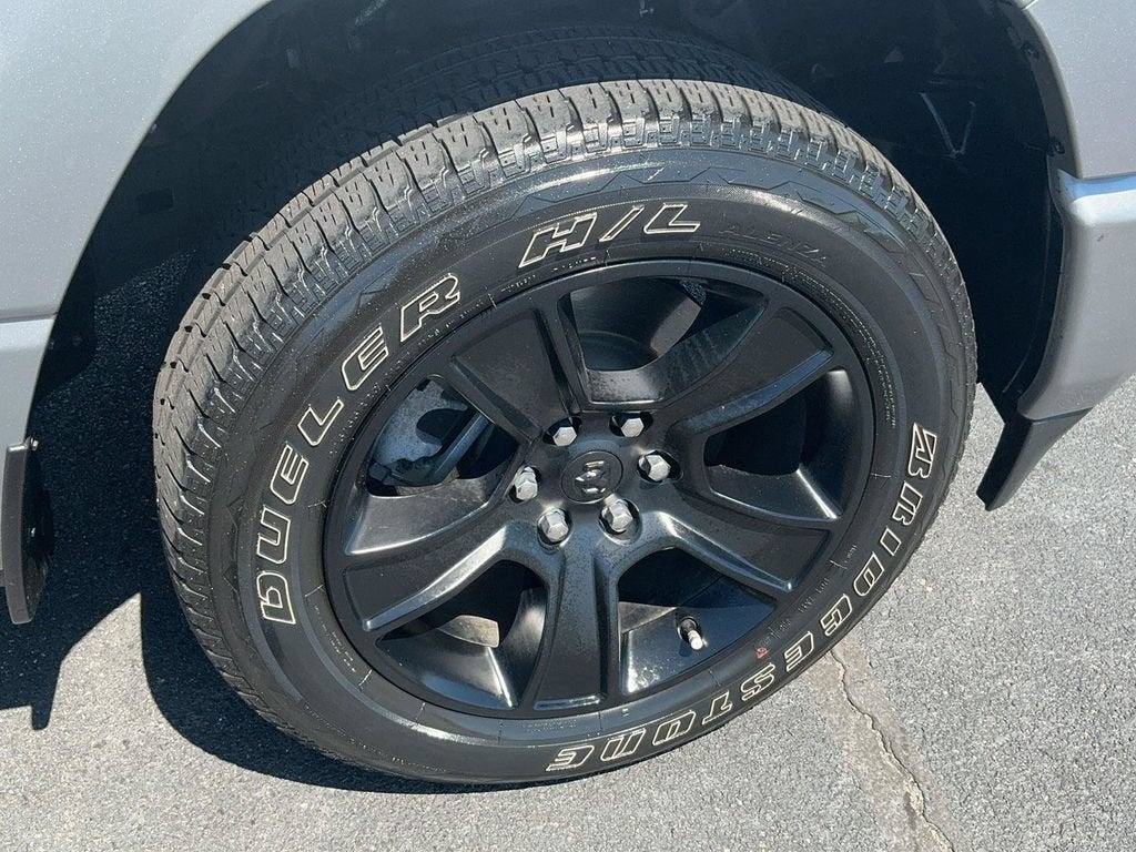 View vehicle photo 6