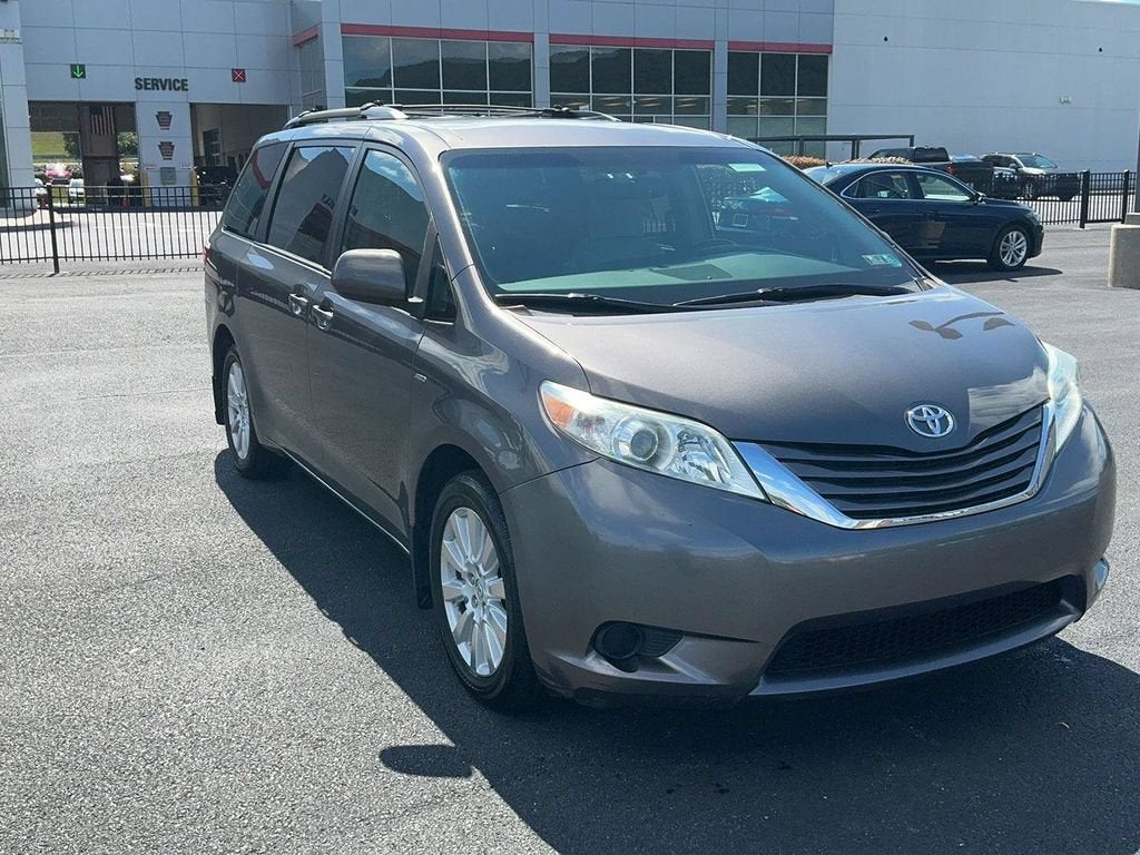 View vehicle photo 3